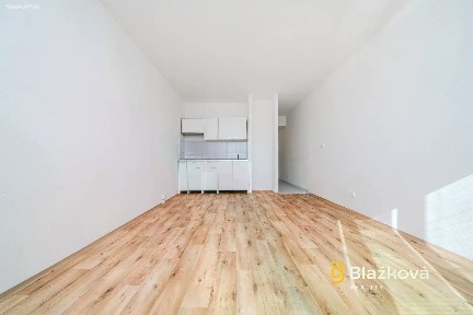 Pronájem bytu 1+kk 27 m² Josefa Brabce, Ostrava - Moravská Ostrava