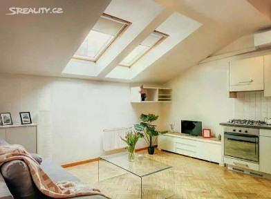 Pronájem bytu 2+kk 60 m² Tyršova, Praha - Nové Město