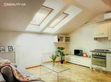 Pronájem bytu 2+kk 60 m² Tyršova, Praha - Nové Město