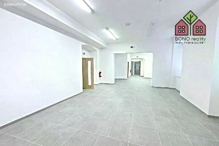 Pronájem obchodního prostoru 82 m²