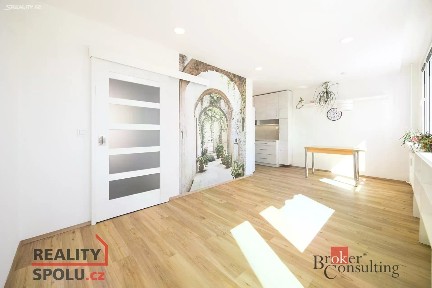 Pronájem bytu 3+kk 54 m² Holandská, Kladno - Kročehlavy