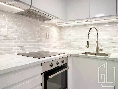 Pronájem bytu 3+kk 76 m² Muchova, Praha - Dejvice