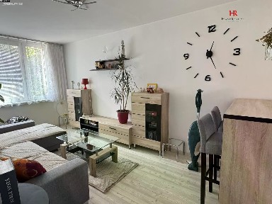 Benešov, Hráského