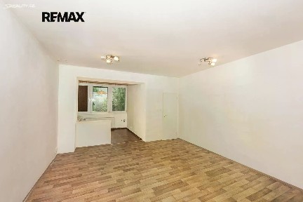 Pronájem bytu 1+kk 38 m² Skvrňanská, Plzeň - Jižní Předměstí