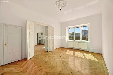 Pronájem kanceláře 240 m²