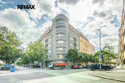 Pronájem bytu 1+kk 25 m² Lucemburská, Praha - Vinohrady