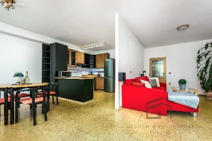 Pronájem bytu 3+kk 86 m² náměstí Plukovníka Vlčka, Praha - Černý Most