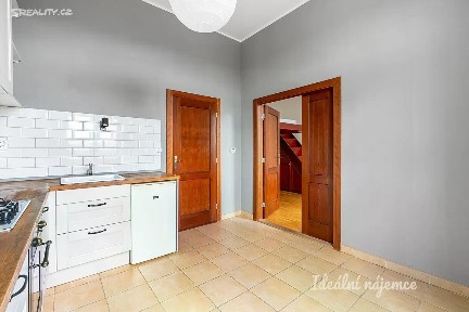 Pronájem bytu 1+1 35 m² Argentinská, Praha - Holešovice