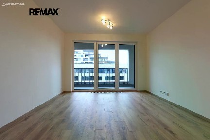 Pronájem bytu 1+kk 29 m² Poděbradská, Praha - Hloubětín