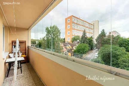 Pronájem bytu 1+kk 34 m² V Štíhlách, Praha - Krč