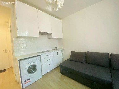 Pronájem bytu 1+kk 16 m² Peroutkova, Praha - Jinonice