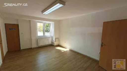 Kroměříž, náměstí Míru, 3