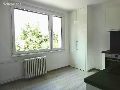 Pronájem bytu 1+1 38 m² Pod Zámečkem, Hradec Králové - Třebeš