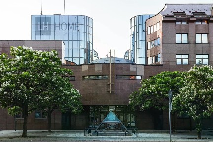 Prodej komerční nemovitosti 1000 m²