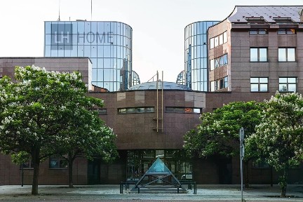 Prodej komerční nemovitosti 1000 m²