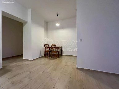 Pronájem bytu 1+kk 40 m² Čebín