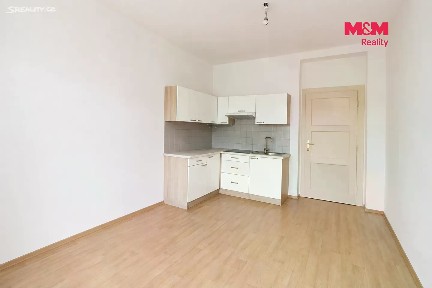 Prodej bytu 1+kk 28 m² Hanusova, Praha - Michle