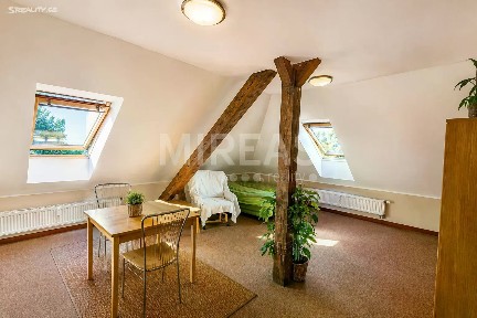 Milovice, Nymburk, Mladá, Rakouská