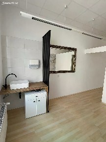 Pronájem obchodního prostoru 18 m²