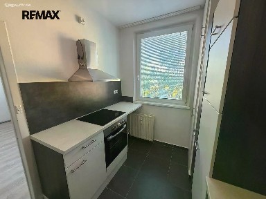 Pronájem bytu 2+1 45 m² Očovská, Hodonín
