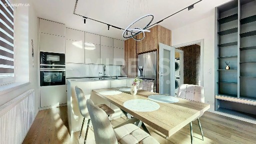 Pronájem bytu 3+kk 70 m²