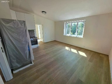 Pronájem bytu 2+kk 45 m² K lipám, Praha - Střížkov