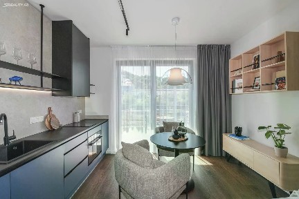 Pronájem bytu 1+kk 30 m² U Lihovaru, Praha - Smíchov