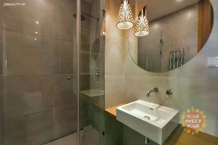 Pronájem bytu 2+kk 54 m² náměstí Jiřího z Poděbrad, Praha - Vinohrady