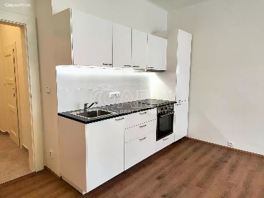 Pronájem bytu 1+kk 32 m² Lindnerova, Praha - Libeň