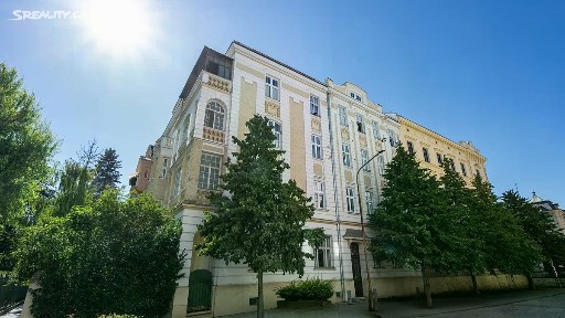 Prodej činžovního domu 1606 m²