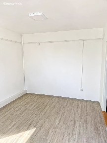 Pronájem obchodního prostoru 16 m²