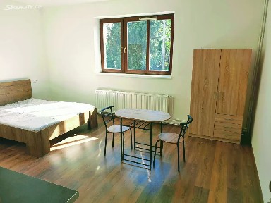 Pronájem bytu 1+kk 25 m² Koutníkova, Hradec Králové - Plotiště nad Labem