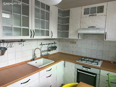 Pronájem bytu 3+1 72 m² Brožíkova, Brno - Lesná