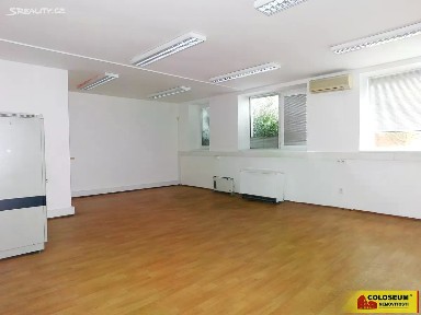 Pronájem kanceláře 462 m²
