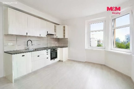 Prodej bytu 2+kk 42 m² Hanusova, Praha - Michle
