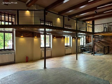 Pronájem komerční nemovitosti 500 m²