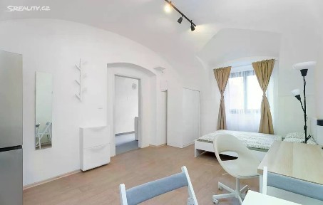 Pronájem bytu 1+kk 30 m² Kolčavka, Praha - Libeň