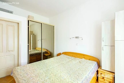 Pronájem bytu 2+kk 43 m² Táboritská, Praha - Žižkov