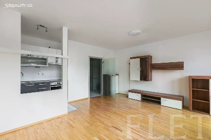 Pronájem bytu 1+kk 36 m² Boloňská, Praha - Horní Měcholupy