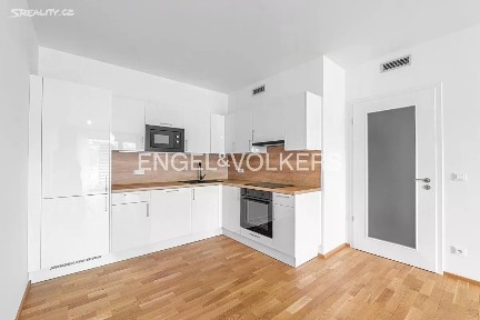 Pronájem bytu 2+kk 54 m² Mezi Vodami, Praha - Modřany