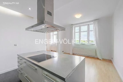 Pronájem bytu 6 pokojů a více 204 m² Chopinova, Praha - Vinohrady