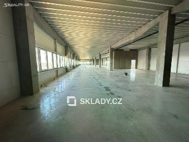 Pronájem skladového prostoru 956 m²