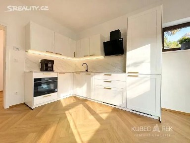 Pronájem kanceláře 42 m²