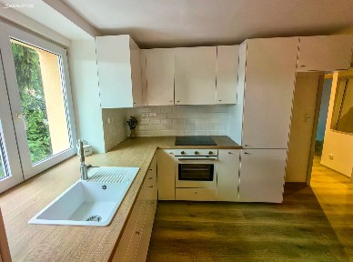 Pronájem bytu 2+1 50 m² Petrohradská, Kladno