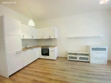 Pronájem bytu 2+kk 55 m² Na spojce, Praha - Vršovice