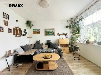 Prodej bytu 2+1 59 m² Průběžná, Milovice - Mladá