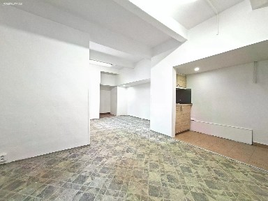 Pronájem kanceláře 37 m² V olšinách, Praha - Strašnice