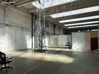 Pronájem skladového prostoru 390 m²