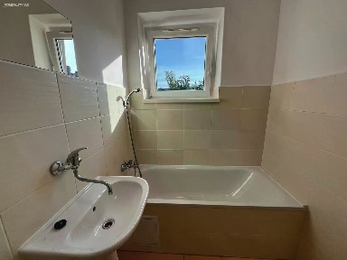 Pronájem bytu 2+1 53 m² Wolkerova, Třinec - Lyžbice