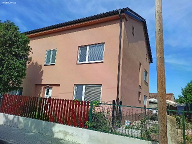 Prodej rodinného domu 220 m², pozemek 450 m² Všechlapy